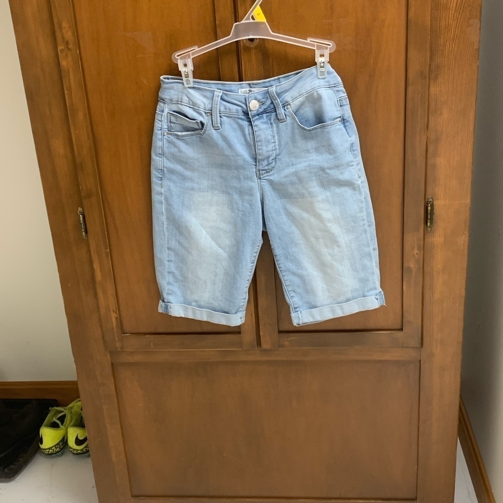 Royalty for me denim high rise bermuda shorts size 4 slimming